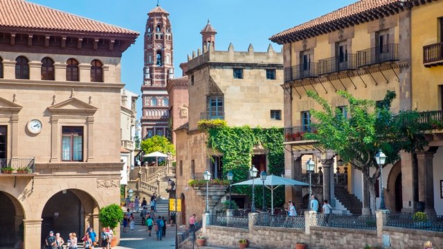 Discover Poble Espanyol Barcelona